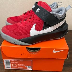 Nike Team Hustle. Size 12c